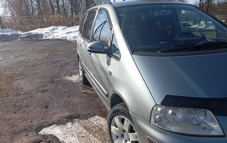 Volkswagen Sharan I рестайлинг, 2004 год, 700 000 рублей, 2 фотография