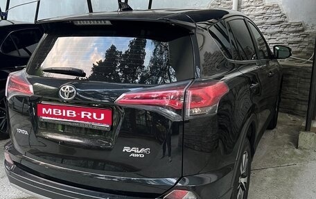 Toyota RAV4, 2017 год, 2 650 000 рублей, 3 фотография