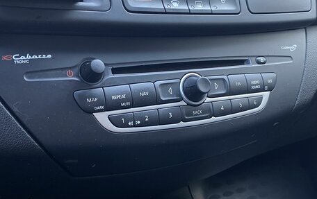 Renault Laguna III рестайлинг, 2009 год, 700 000 рублей, 15 фотография