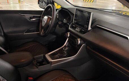 Toyota RAV4, 2020 год, 2 500 000 рублей, 8 фотография