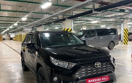 Toyota RAV4, 2020 год, 2 500 000 рублей, 2 фотография