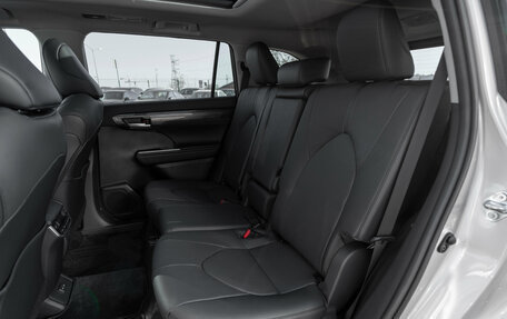 Toyota Highlander, 2025 год, 5 600 000 рублей, 13 фотография