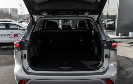 Toyota Highlander, 2025 год, 5 600 000 рублей, 24 фотография