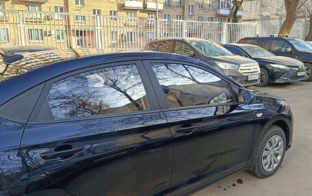 Hyundai Solaris II рестайлинг, 2021 год, 1 900 000 рублей, 8 фотография