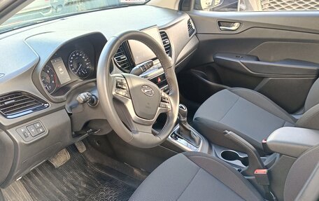 Hyundai Solaris II рестайлинг, 2021 год, 1 900 000 рублей, 10 фотография