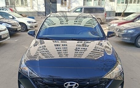 Hyundai Solaris II рестайлинг, 2021 год, 1 900 000 рублей, 2 фотография