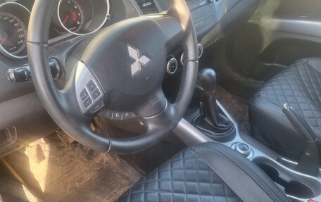 Mitsubishi Outlander III рестайлинг 3, 2008 год, 850 000 рублей, 8 фотография