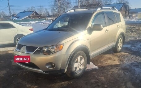 Mitsubishi Outlander III рестайлинг 3, 2008 год, 850 000 рублей, 3 фотография