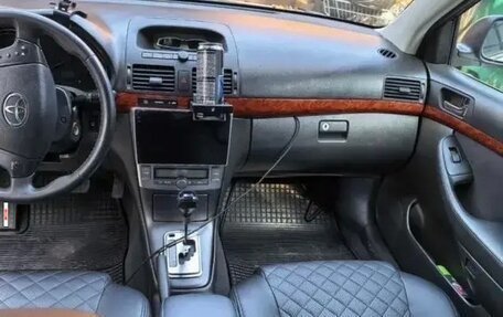 Toyota Avensis III рестайлинг, 2006 год, 900 000 рублей, 2 фотография