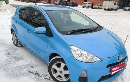 Toyota Aqua I, 2013 год, 690 000 рублей, 6 фотография