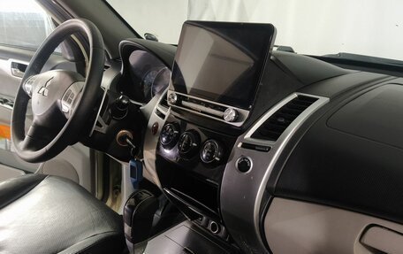 Mitsubishi Pajero Sport II рестайлинг, 2010 год, 1 400 000 рублей, 10 фотография