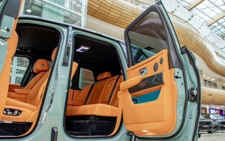 Rolls-Royce Cullinan, 2022 год, 39 800 000 рублей, 20 фотография