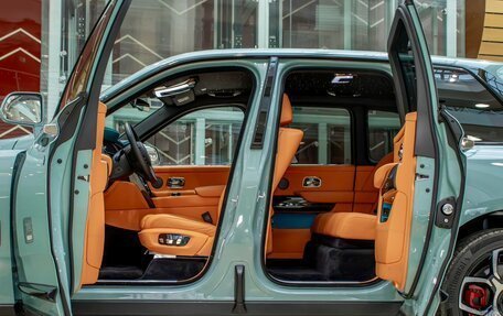 Rolls-Royce Cullinan, 2022 год, 39 800 000 рублей, 21 фотография