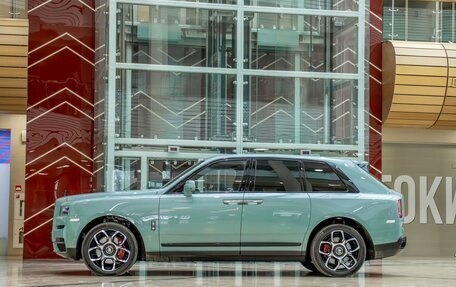 Rolls-Royce Cullinan, 2022 год, 39 800 000 рублей, 16 фотография