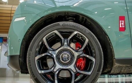 Rolls-Royce Cullinan, 2022 год, 39 800 000 рублей, 17 фотография