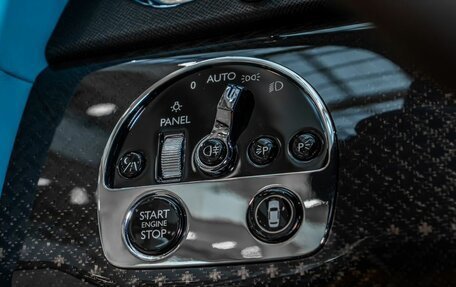 Rolls-Royce Cullinan, 2022 год, 39 800 000 рублей, 28 фотография