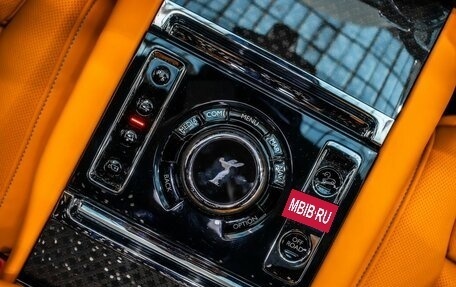 Rolls-Royce Cullinan, 2022 год, 39 800 000 рублей, 32 фотография