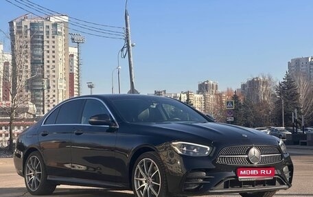 Mercedes-Benz E-Класс, 2022 год, 4 900 000 рублей, 1 фотография