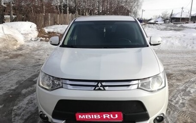 Mitsubishi Outlander III рестайлинг 3, 2014 год, 1 850 000 рублей, 1 фотография