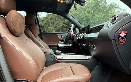 Mercedes-Benz GLB, 2022 год, 2 670 000 рублей, 11 фотография