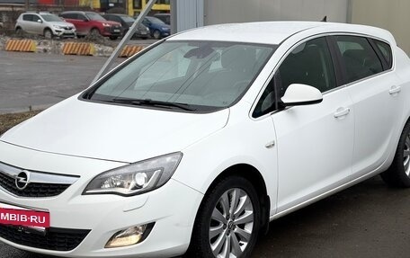 Opel Astra J, 2011 год, 850 000 рублей, 2 фотография
