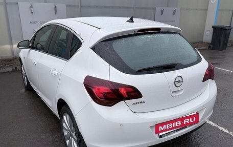 Opel Astra J, 2011 год, 850 000 рублей, 4 фотография