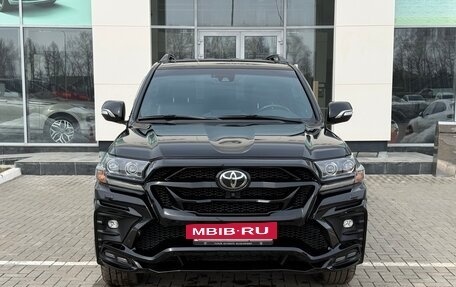 Toyota Land Cruiser 200, 2017 год, 8 900 000 рублей, 2 фотография