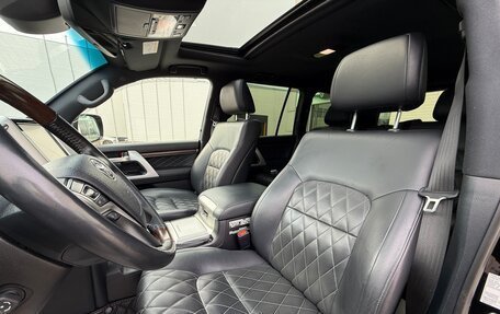 Toyota Land Cruiser 200, 2017 год, 8 900 000 рублей, 18 фотография