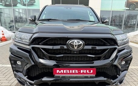 Toyota Land Cruiser 200, 2017 год, 8 900 000 рублей, 10 фотография