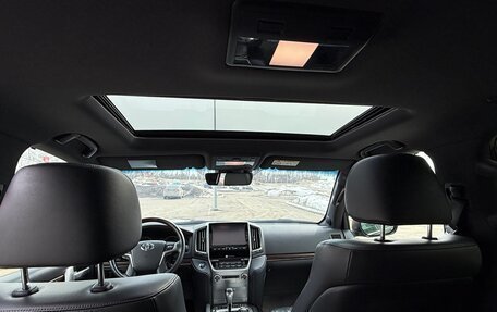 Toyota Land Cruiser 200, 2017 год, 8 900 000 рублей, 34 фотография