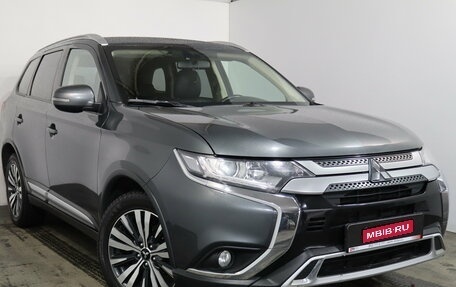 Mitsubishi Outlander III рестайлинг 3, 2019 год, 2 379 000 рублей, 1 фотография