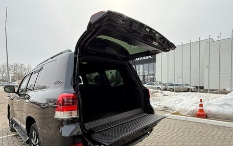 Toyota Land Cruiser 200, 2017 год, 8 900 000 рублей, 37 фотография