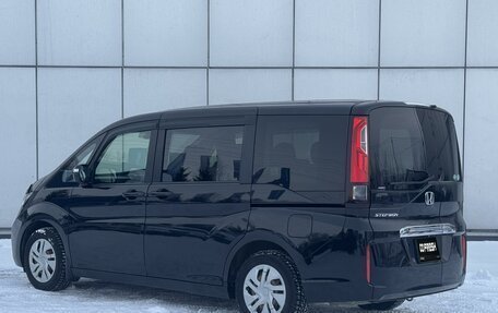 Honda Stepwgn IV, 2017 год, 1 800 000 рублей, 2 фотография