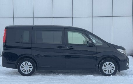 Honda Stepwgn IV, 2017 год, 1 800 000 рублей, 5 фотография