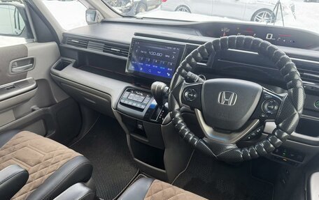 Honda Stepwgn IV, 2017 год, 1 800 000 рублей, 6 фотография