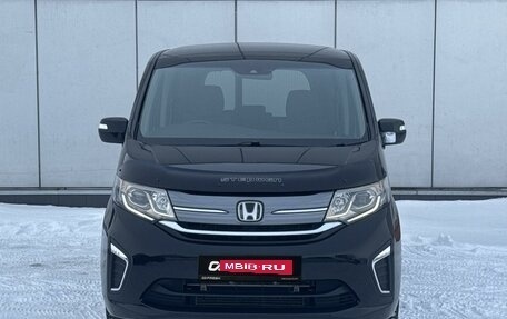 Honda Stepwgn IV, 2017 год, 1 800 000 рублей, 3 фотография