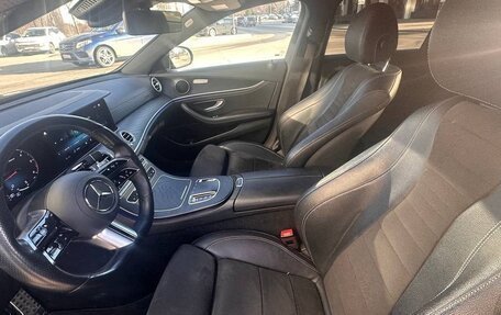Mercedes-Benz E-Класс, 2022 год, 4 900 000 рублей, 7 фотография