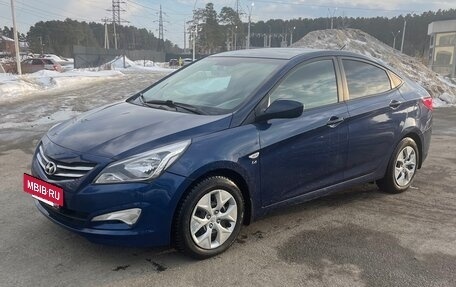 Hyundai Solaris II рестайлинг, 2015 год, 720 000 рублей, 3 фотография