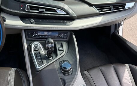 BMW i8 I рестайлинг, 2019 год, 7 500 000 рублей, 4 фотография