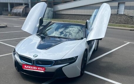 BMW i8 I рестайлинг, 2019 год, 7 500 000 рублей, 11 фотография