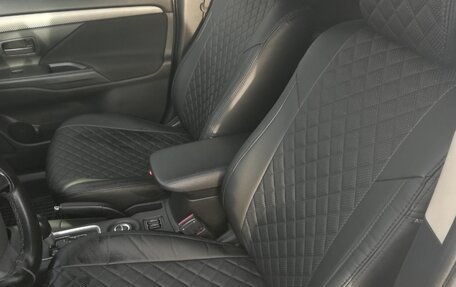 Mitsubishi Outlander III рестайлинг 3, 2014 год, 1 850 000 рублей, 7 фотография