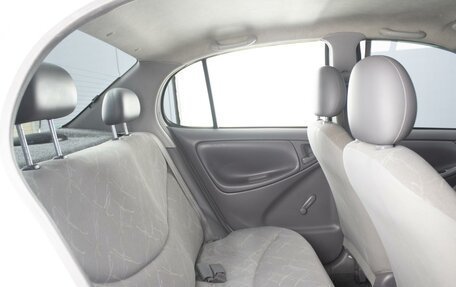 Toyota Platz, 2001 год, 265 000 рублей, 6 фотография