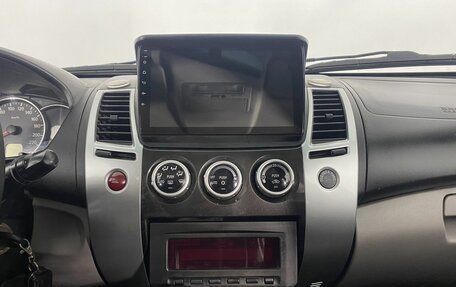 Mitsubishi Pajero Sport II рестайлинг, 2013 год, 1 350 000 рублей, 17 фотография