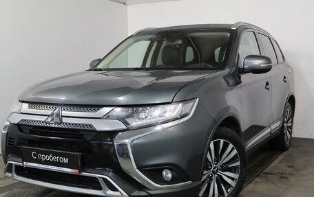 Mitsubishi Outlander III рестайлинг 3, 2019 год, 2 379 000 рублей, 3 фотография
