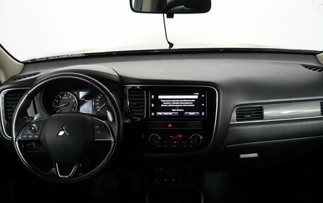 Mitsubishi Outlander III рестайлинг 3, 2019 год, 2 379 000 рублей, 7 фотография