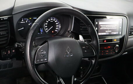 Mitsubishi Outlander III рестайлинг 3, 2019 год, 2 379 000 рублей, 9 фотография