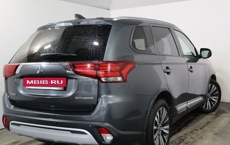 Mitsubishi Outlander III рестайлинг 3, 2019 год, 2 379 000 рублей, 6 фотография