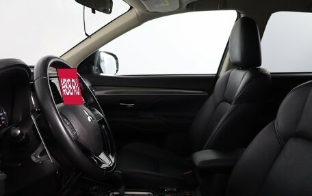 Mitsubishi Outlander III рестайлинг 3, 2019 год, 2 379 000 рублей, 8 фотография