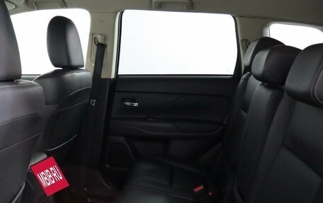 Mitsubishi Outlander III рестайлинг 3, 2019 год, 2 379 000 рублей, 14 фотография