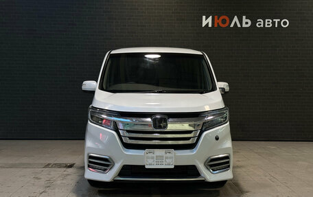 Honda Stepwgn IV, 2018 год, 2 160 000 рублей, 2 фотография